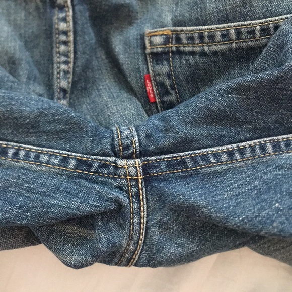 Levi’s 569 jean shorts in blue, EUC, W34. - Picture 4 of 10
